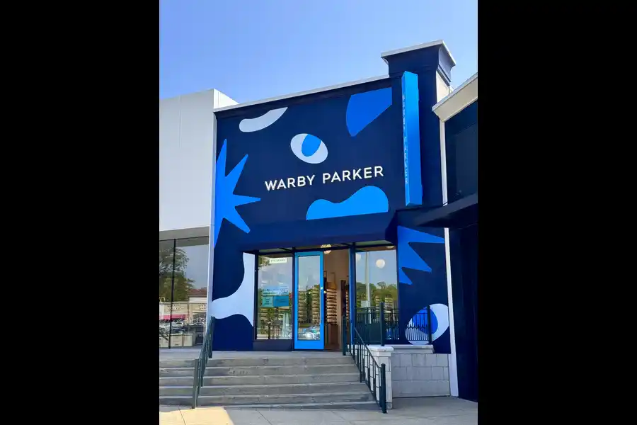 How Warby Parker Grew From an Online Startup to a Retail Brand 2 A Warby Parker eyewear store located at The Summit shopping center in Birmingham, Alabama.